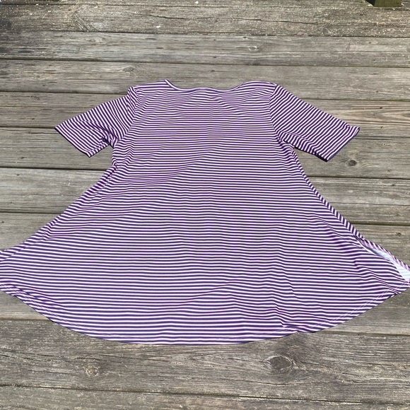 Lularoe Perfect Tee tunic blouse purple and pink horizontal stripe sz Medium - Picture 8 of 9